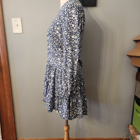 NWT Francesca's Floral Babydoll Mini Dress Navy /White Size XS V-Neck - Picture 7 of 13